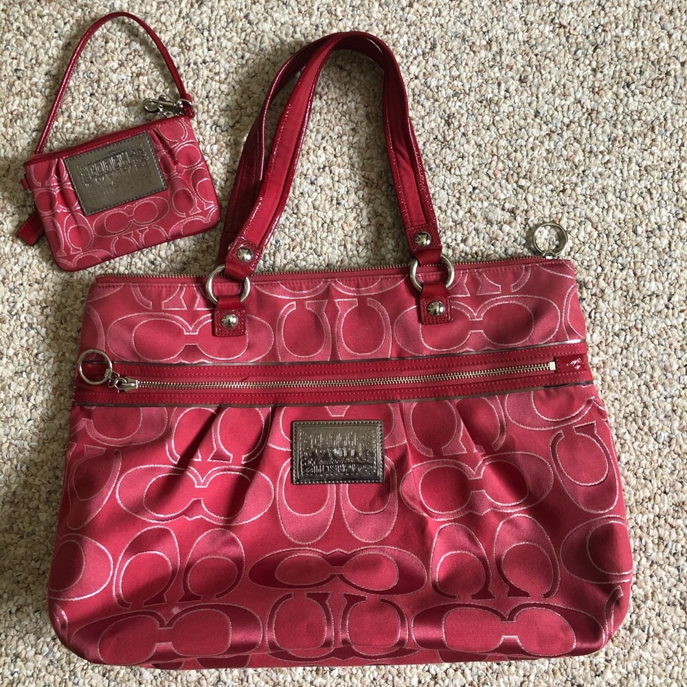Coach purse and matching wristlet